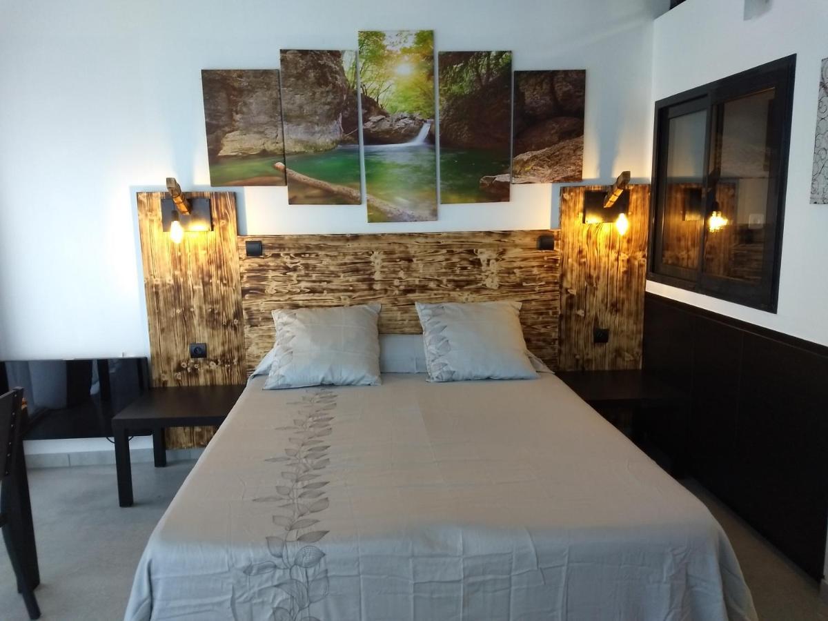 Les Terrasses De Valensole Bed & Breakfast Luaran gambar