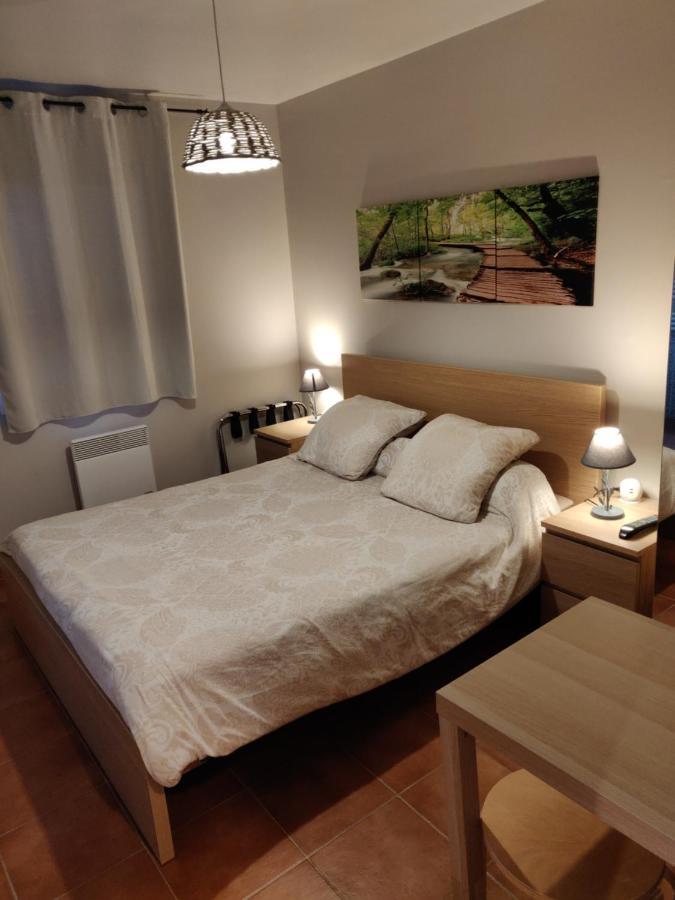 Les Terrasses De Valensole Bed & Breakfast Luaran gambar