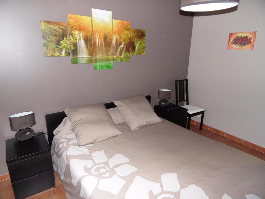 Les Terrasses De Valensole Bed & Breakfast Bilik gambar